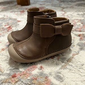Leather Stride Rite Boots size 5.5